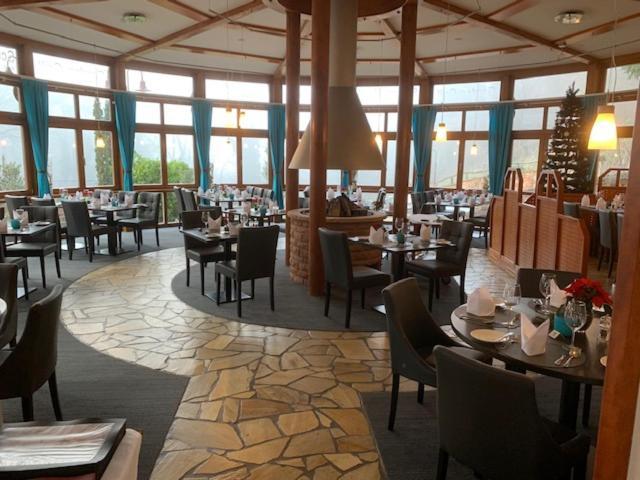 Schlosshotel Ландштуль Экстерьер фото